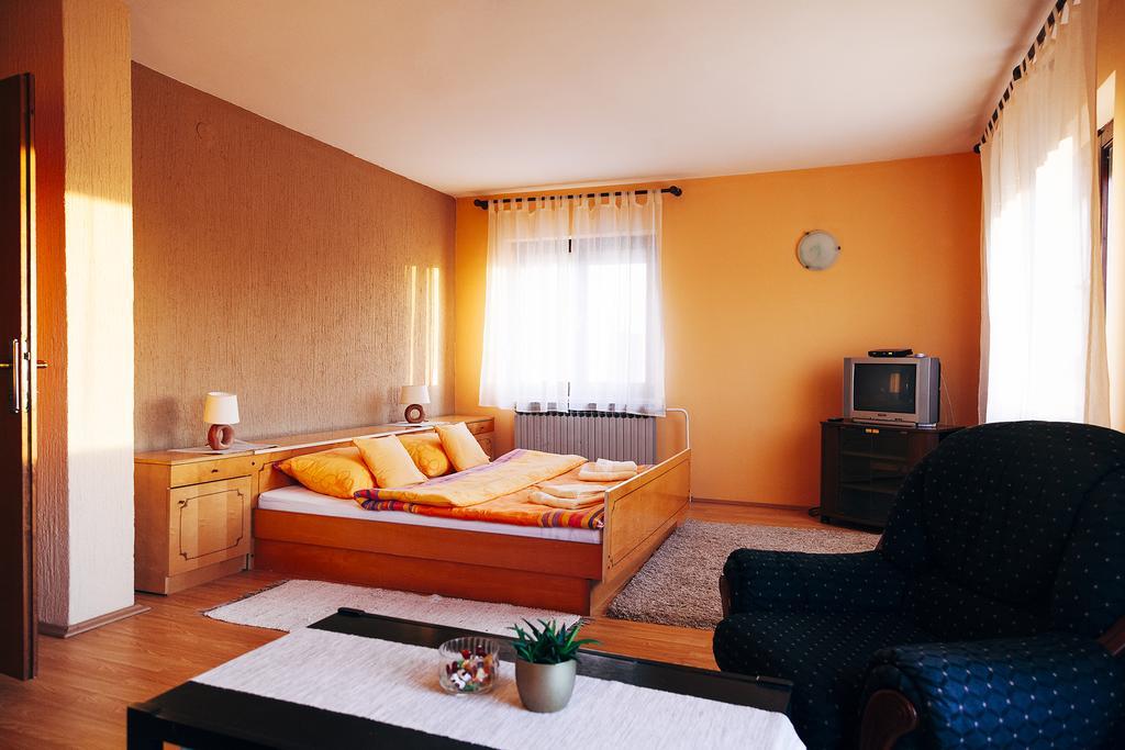 Apartmani Maraton Vukovár Szoba fotó